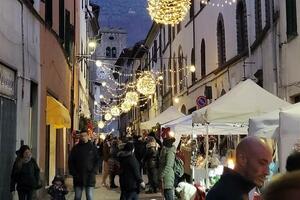 &quot;A Natale puoi&quot; a Borgo a Mozzano: un fine settimana tra presepe vivente, mercatini, laboratori e tradizioni