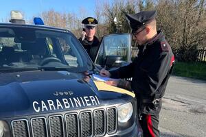 Beccato alla guida in possesso di droga: ritirata la patente a un giovane