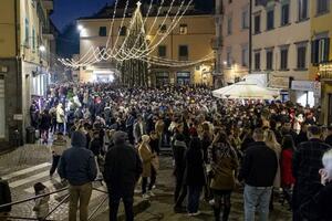 Castelnuovo si prepara per la Vigilia di Natale: lo scambio di auguri sicuro e responsabile