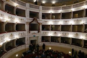 Truffe agli anziani, incontro all&#039;Alfieri: i carabinieri coinvolgono anche i ragazzi delle scuole