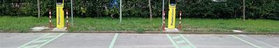 Poste, installate colonnine per la ricarica di auto elettriche