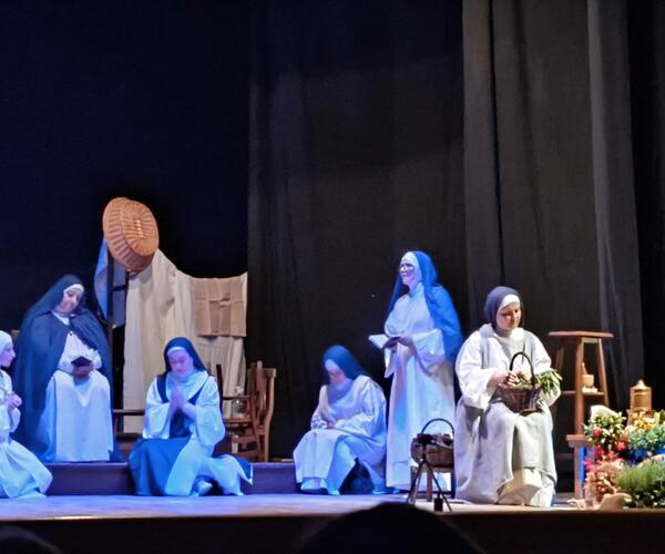 &quot;Suor Angelica&quot;, la toccante opera del maestro Puccini conquista il cuore dell&#039;Alfieri